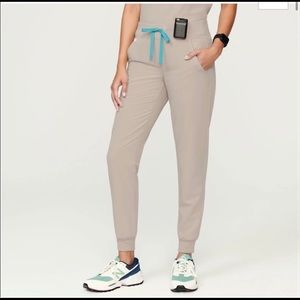 Medium Petite Figs Zamora Joggers